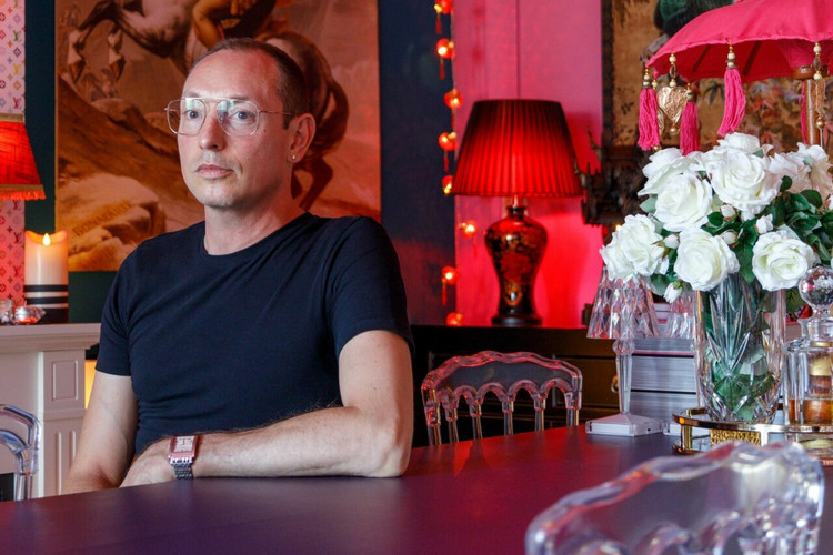 Binnenkijken in het lifesize poppenhuis van Tim