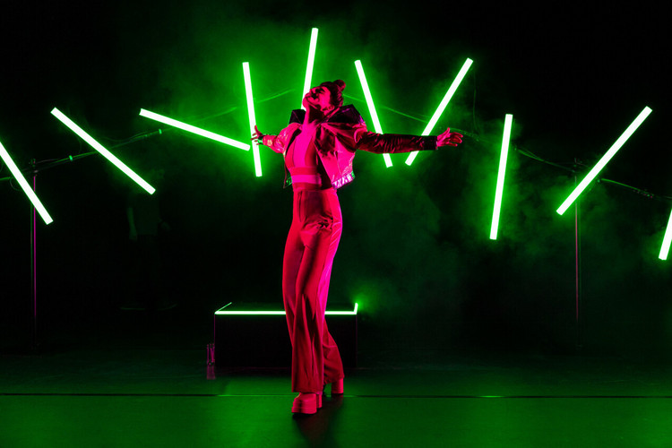 Cabaretier Kirsten van Teijn geeft een gezicht aan jaloezie binnen polyamorie