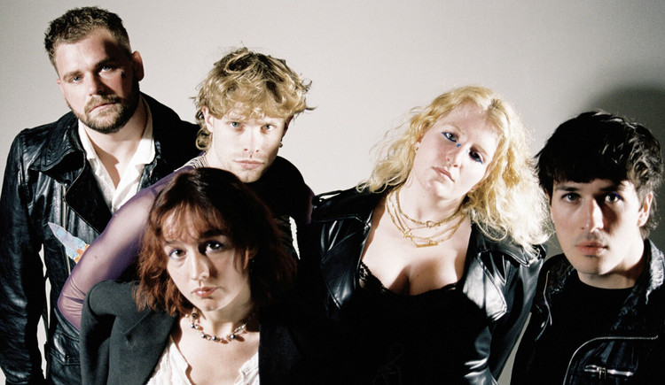 Zanger Sam de Laat van Droom Dit: “Het moet een beetje rammelen, wil je eerlijk overkomen”