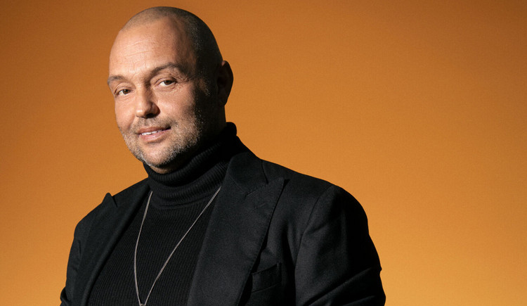 Na het verlies van zijn man John vond Angelo zichzelf opnieuw: “Zo’n liefde vind ik nooit meer”