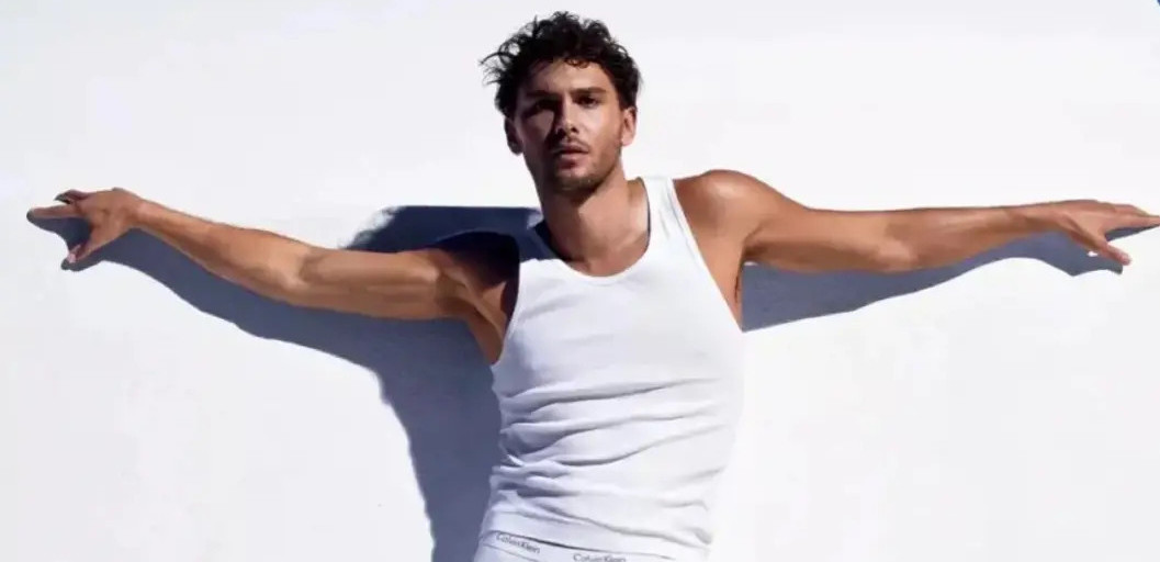 Hot op Instagram: acteur en Calvin Klein-model Cooper Koch