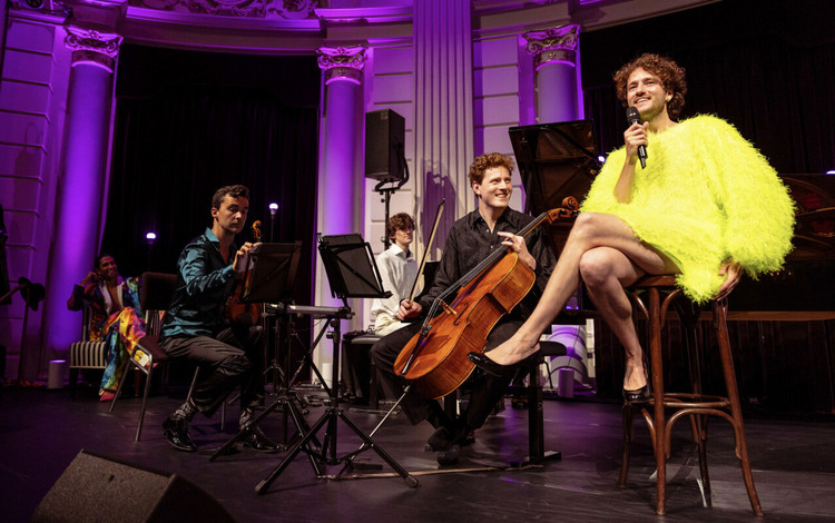 Muziekgebouw aan ’t IJ pakt uit tijdens Pride Amsterdam met drie weergaloze optredens, waaronder Roi Soleil en Boys Won't Be Boys