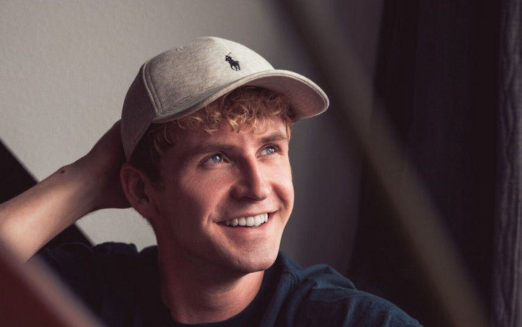 Mr Gay Europe-kandidaat Kadeem: “Ik wil het taboe op praten over zelfdoding doorbreken”