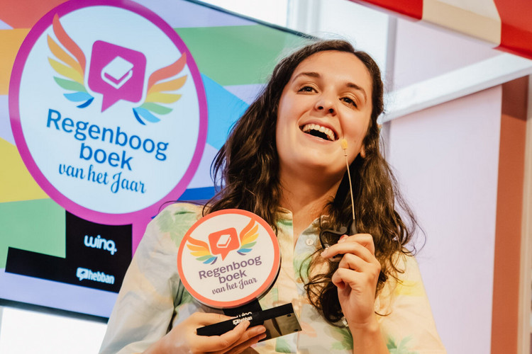 ‘Kleine gelukjes’ van Audrey Adelin is het Regenboogboek van het Jaar 2025