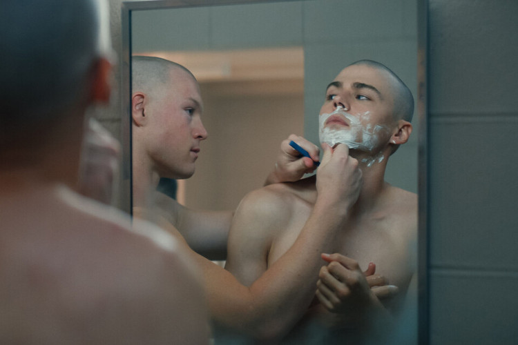 Binnenkort op Netflix: Boots, over een gay tiener in een militair trainingskamp