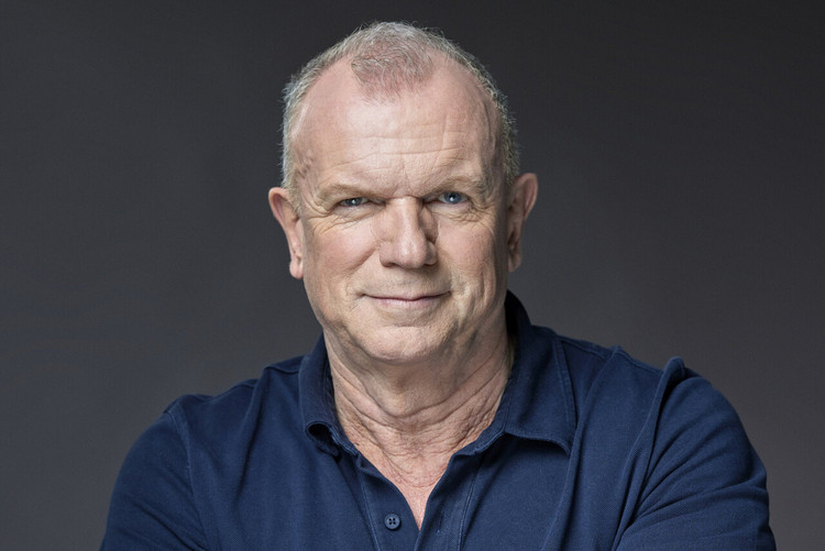 Evert Santegoeds over zijn eerste keer in een gaybar