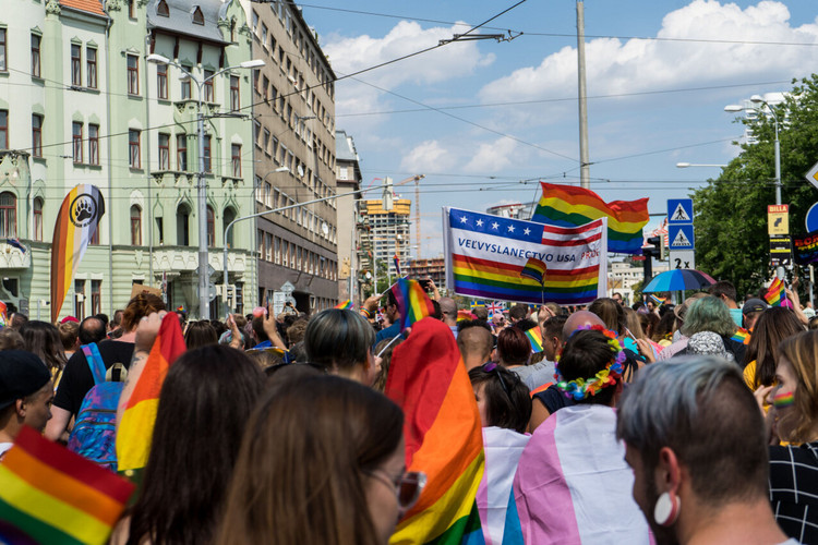 Slowakije komt met wijzing grondwet die rechten van lhbtiq+-personen verder inperkt