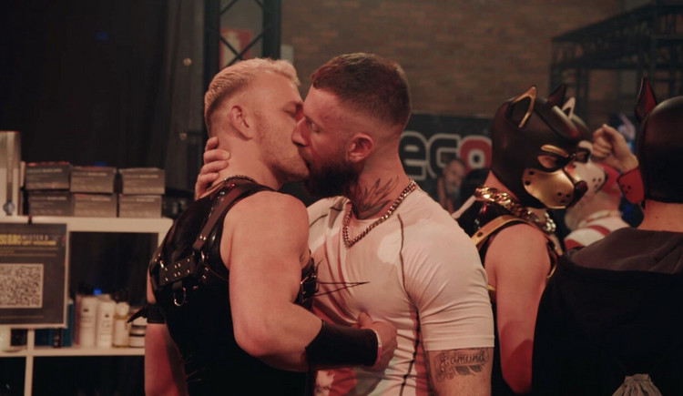 Documentaire over fetisjfestival Darklands is een zinderende ode aan seksuele vrijheid
