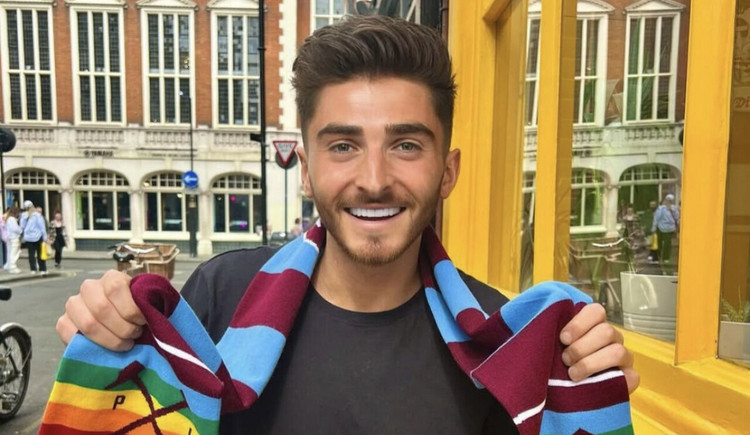 Voetballer Joshua Cavallo vertrok bij Australische club vanwege homofobie