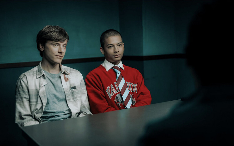 Kijktip: Een Best Wel Heftige Date, een telefilm over een Grindr-date die ontspoort vanwege een overval