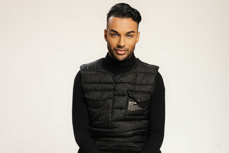 Rapper King Faisel over zijn eerste keer in een gaybar