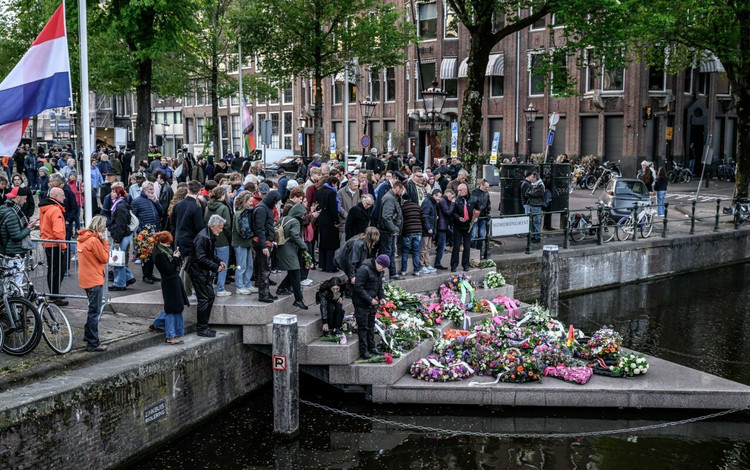 Dodenherdenking Homomonument op 4 mei groter dan ooit: “Belangrijk om te blijven leren van de lessen uit de geschiedenis”