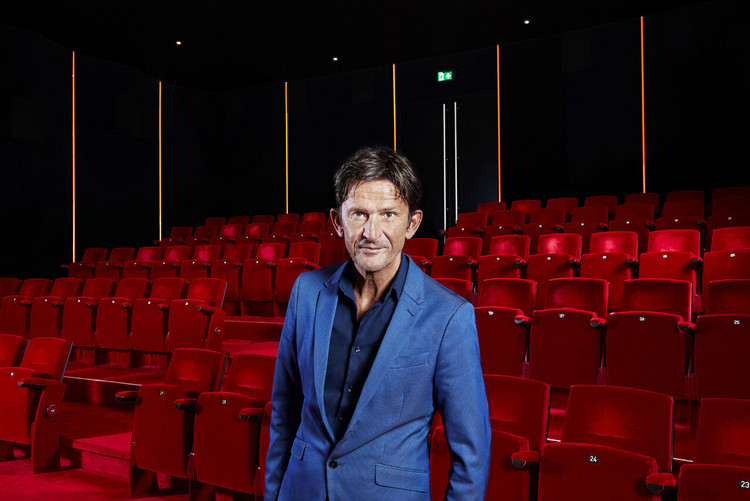 Cornald Maas over zijn eerste keer in een gaybar