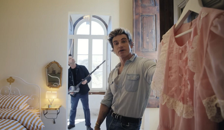 Binnenkijken bij… Queer Eye’s Jeremiah Brent en zijn man Nate Berkus en hun Portugese paradijs