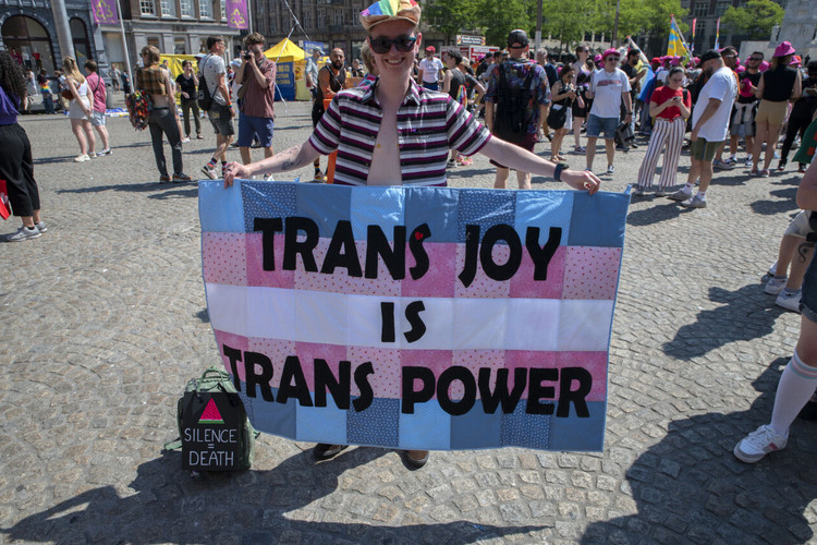 Doe mee met de ‘F*cking Fabulous Fundraiser’ en zamel geld in voor het T-Huis: een veilige plek voor de trans gemeenschap