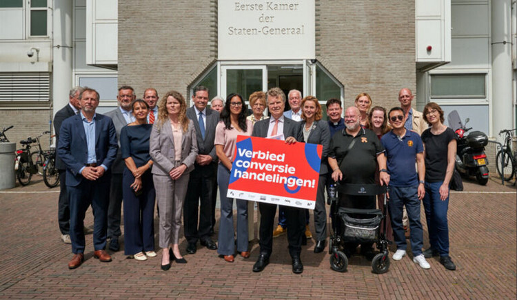 Verbod op ‘homogenezing’ aangenomen: overwinning voor slachtoffers