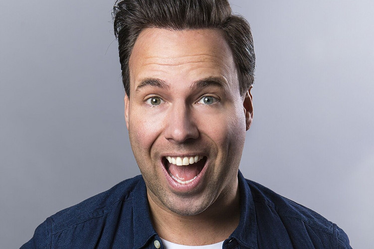 Radio dj Barry Paf over zijn eerste keer in een gaybar