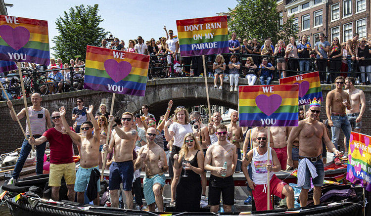Dertig jaar Canal Parade komt tot leven in het Grachtenmuseum