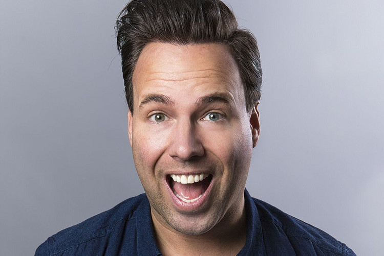 Radio dj Barry Paf over zijn eerste keer in een gaybar