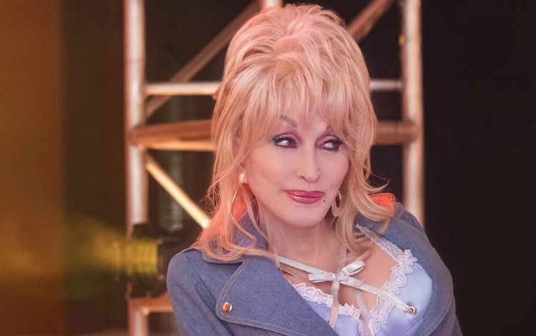 Dolly Parton (1946–2026): de countrykoningin die ons leerde dat iedereen zichzelf mag zijn