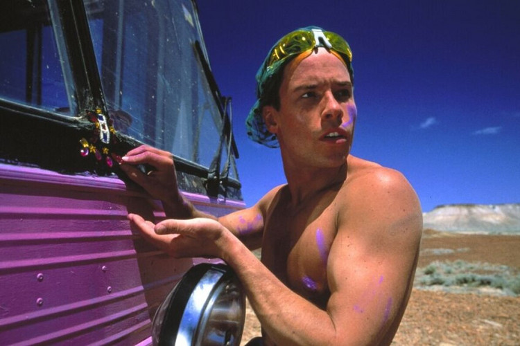 Priscilla, Queen of the Desert: de vervolgfilm komt er nu echt aan, aldus acteur Guy Pearce