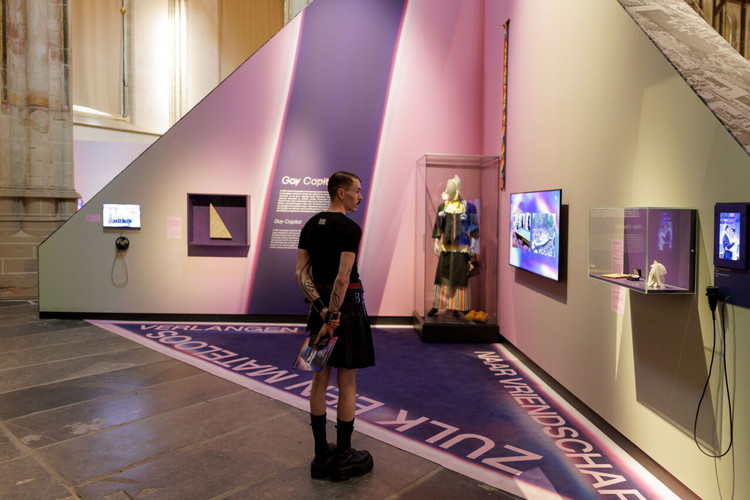 Tentoonstelling ‘Queer Amsterdam, de Roze Stad’ in de Nieuwe Kerk: nog te zien tot 4 april 2027