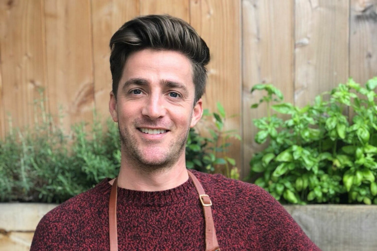 TV-kok Hugo Kennis over zijn eerste keer in een gaybar